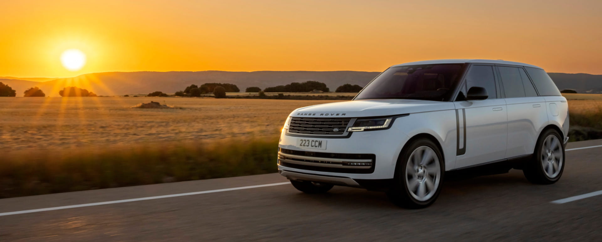 Range Rover Hero