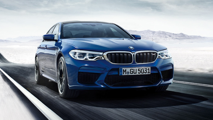BMW M5 in blue.