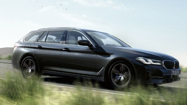 BMW 5 Series Touring Driving