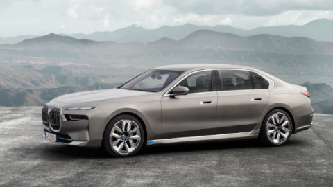 BMW i7 Front