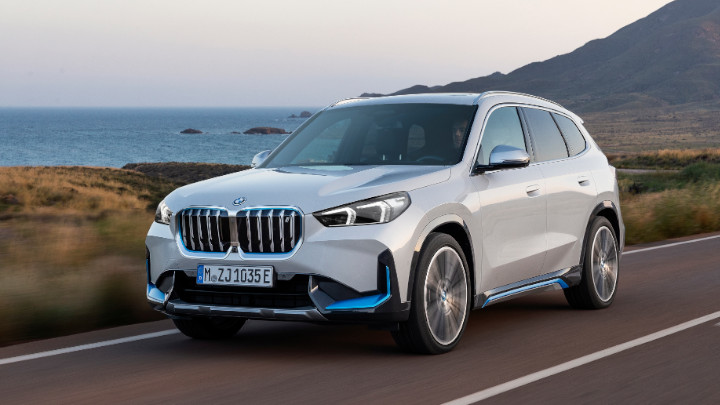BMW iX1