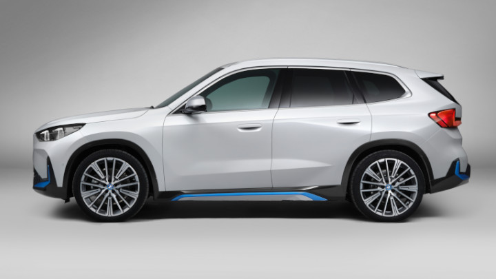BMW iX1
