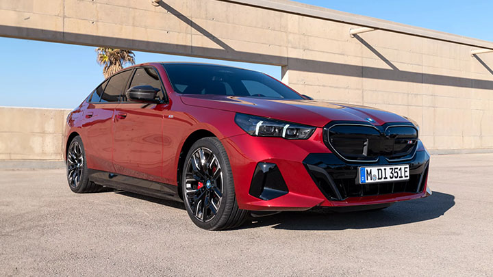 BMW i5 Red