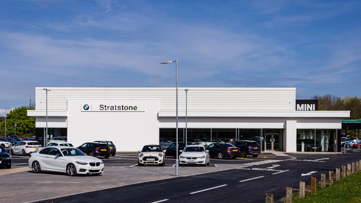 Stratstone BMW MINI Derby Exterior