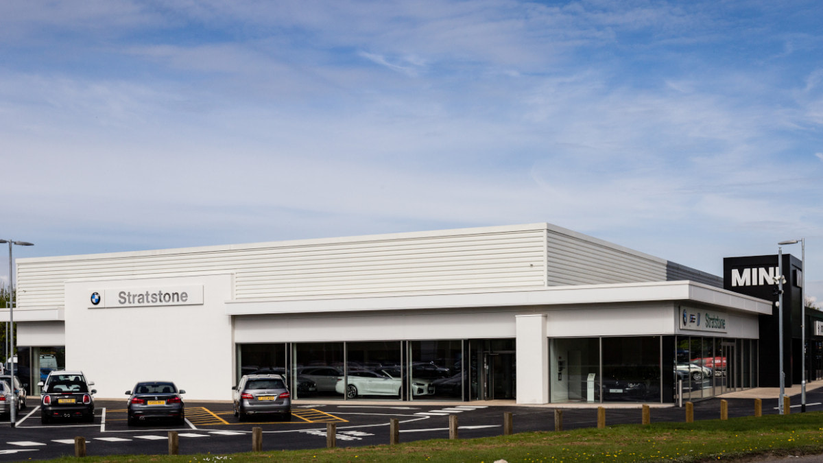 Stratstone BMW MINI Derby Exterior