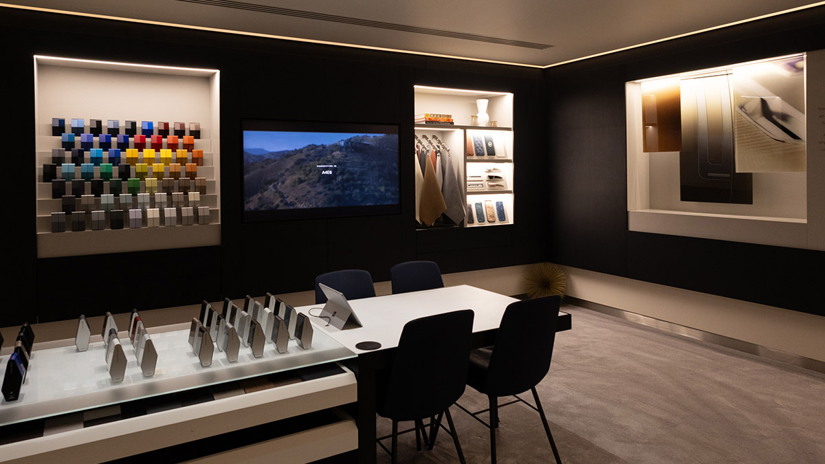 Land Rover Mayfair Lounge Table