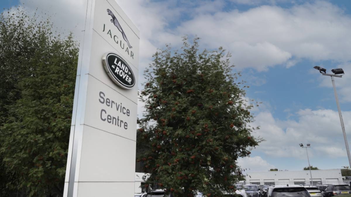 Land Rover Nottingham signage
