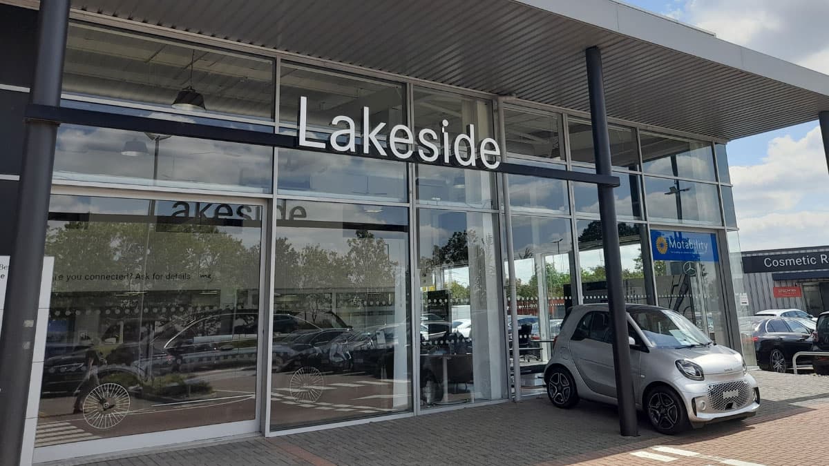 smart of Lakeside exterior