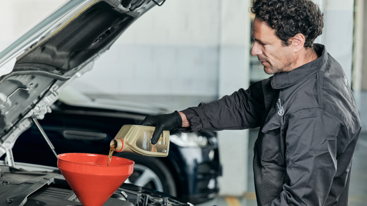 Jaguar Land Rover Castrol Oil 