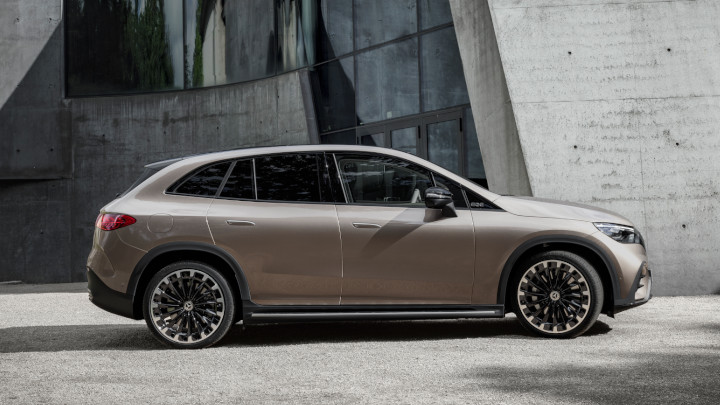 EQE SUV Side