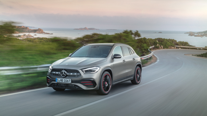 Mercedes-Benz GLA Driving