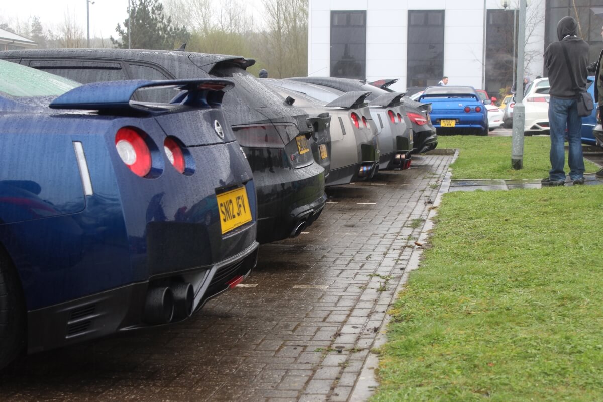 nissan gt r