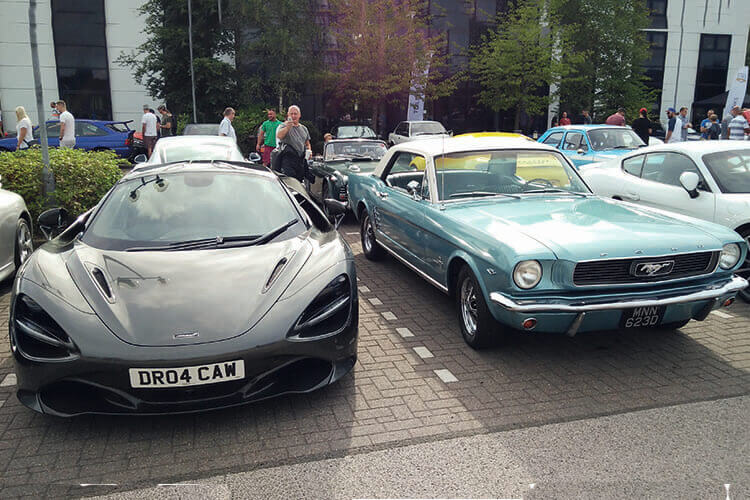 mclaren 720s and ford mustang