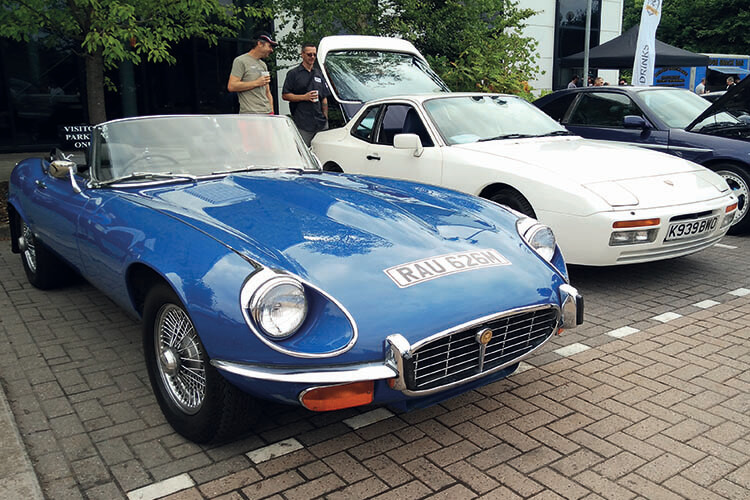 jaguar e-type