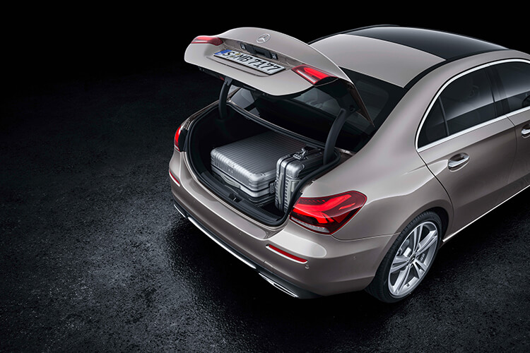mercedes-benz a class boot space